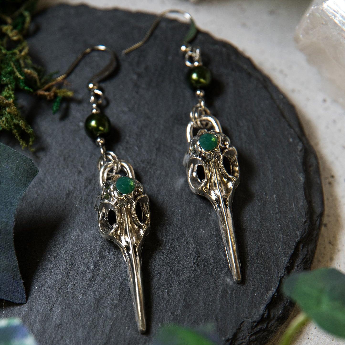 „NEVERMORE“ – RABENSCHÄDEL OHRRINGE – ANTIK SILBER