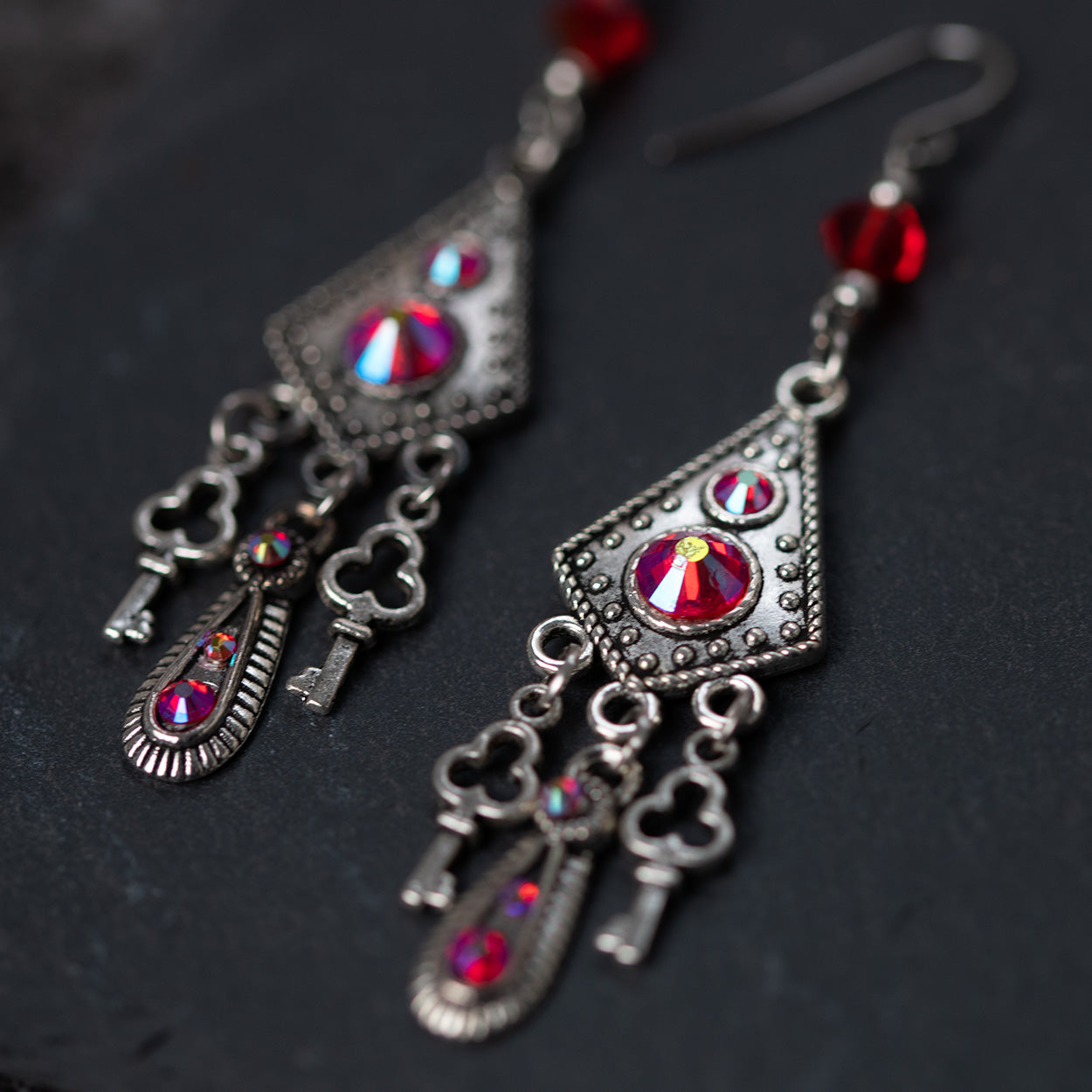 “CRYSTAL KEYS” – STEAMPUNK INSPIRED JEWELRY SET - ANTIQUE SILVER