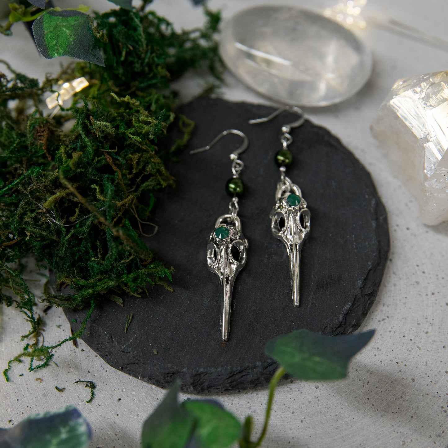 „NEVERMORE“ – RABENSCHÄDEL OHRRINGE – ANTIK SILBER